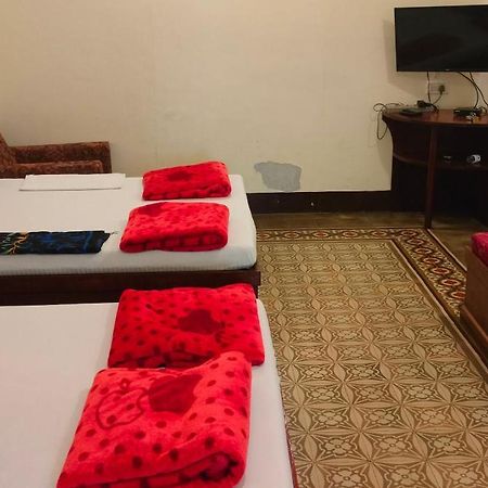 Bed And Breakfast At Colaba ムンバイ エクステリア 写真