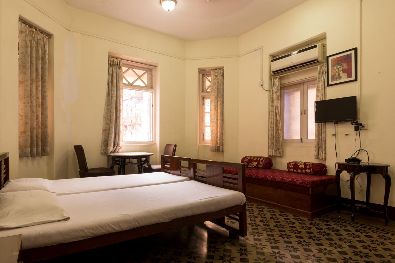 Bed And Breakfast At Colaba ムンバイ エクステリア 写真
