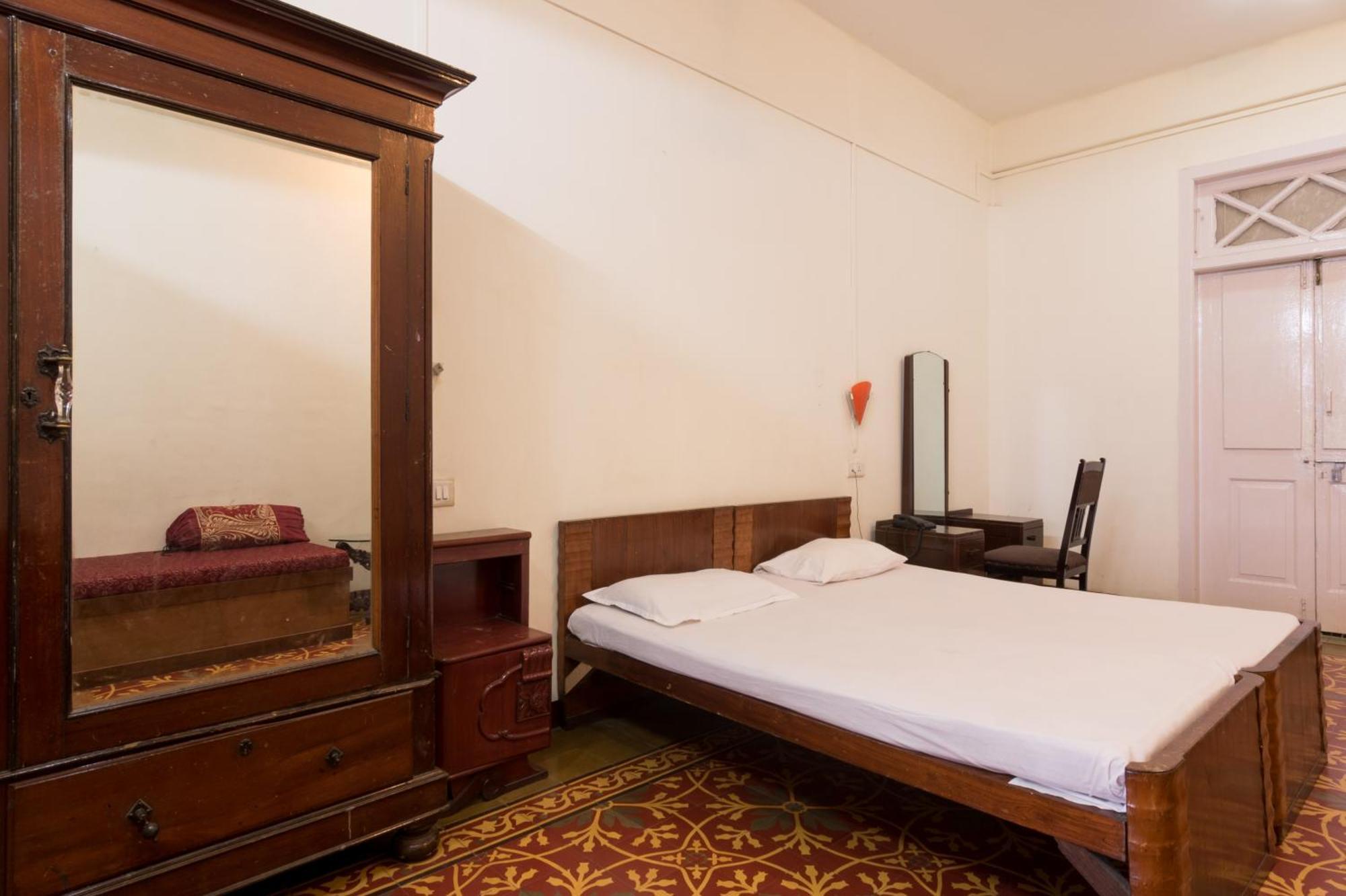Bed And Breakfast At Colaba ムンバイ エクステリア 写真